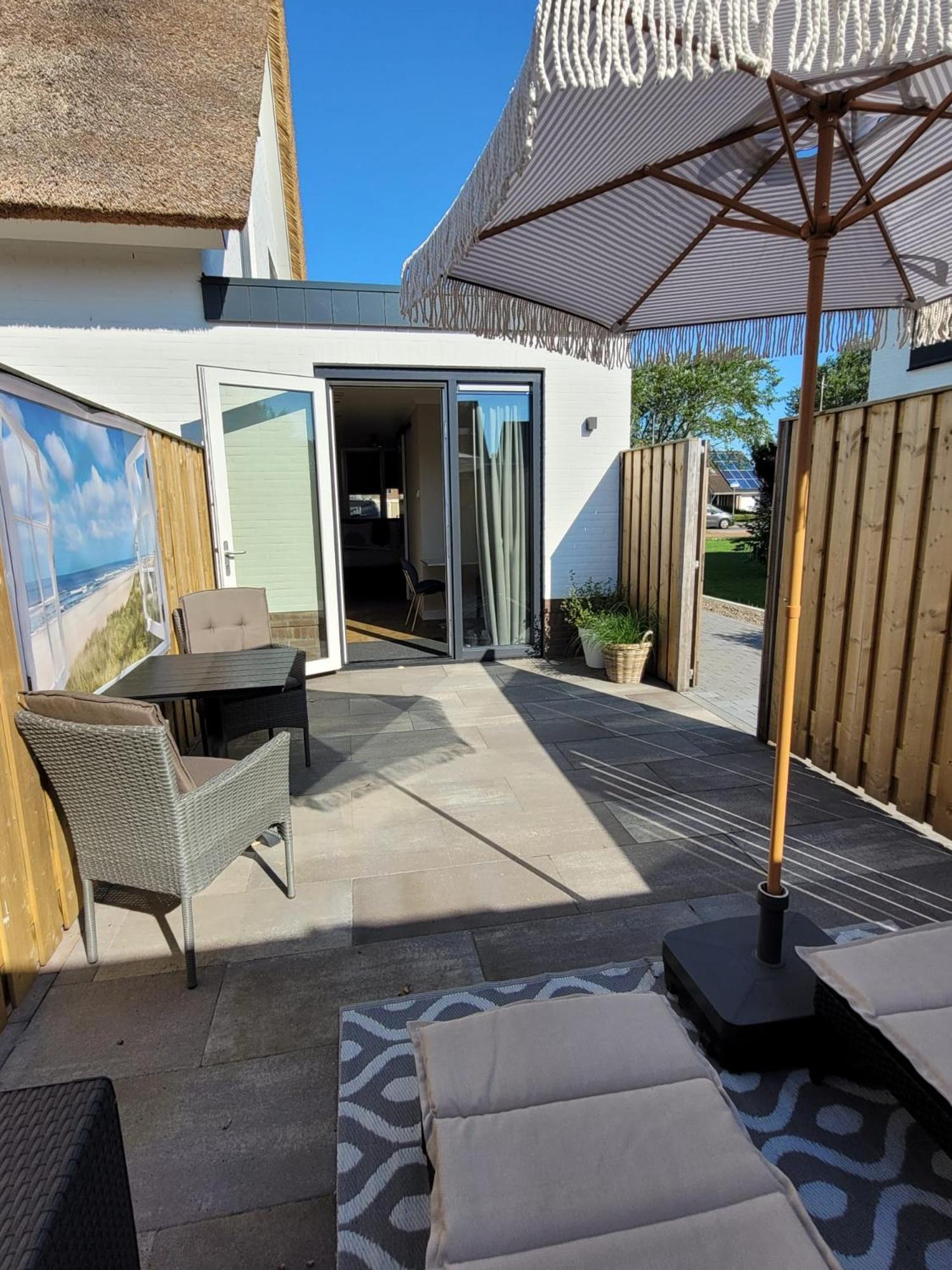 Luxe Kamer Langendam 48 Met Prive Terras Zoutelande Exterior photo
